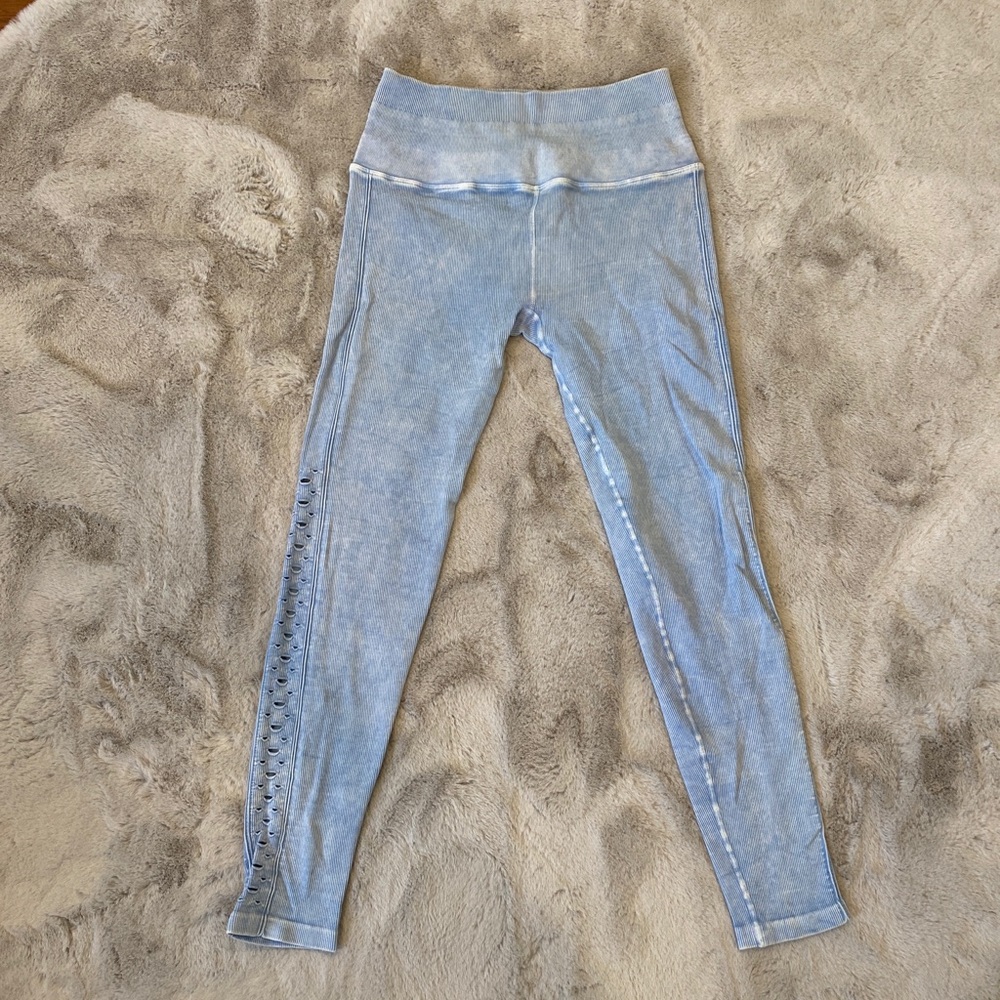 spiritual gangster Baby Blue Light compression leggings size M/L